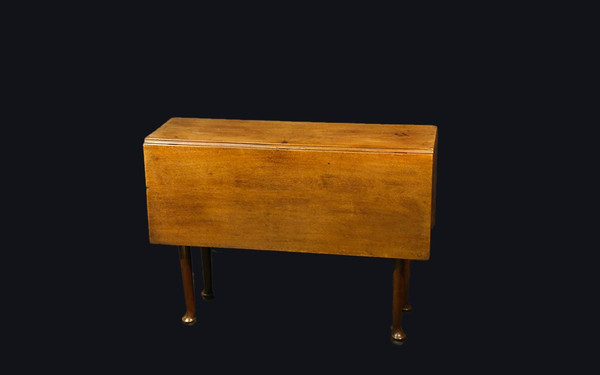 Mahogany folding table  Late 18th century early 19th century  Transition style 
