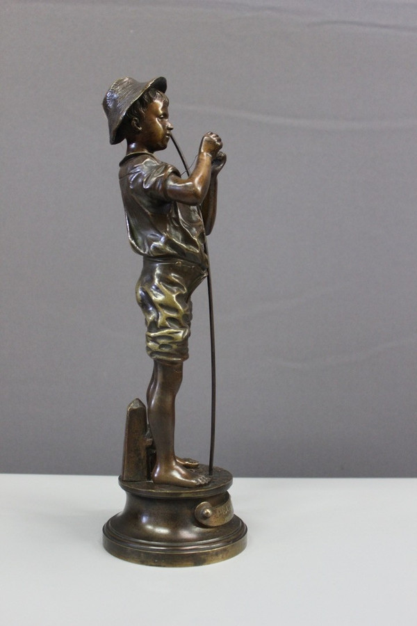 Bronze by Lavergne depicting a fisherman, circa 1900