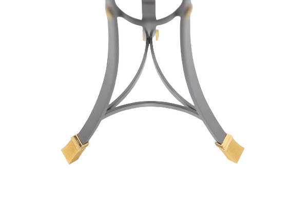 Guéridon « Canabas » en cuir patiné, acier, et laiton doré. Contemporain. LS59502209H