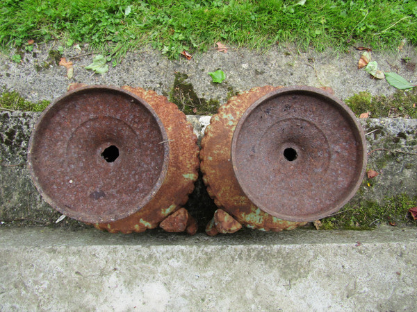 Pair of basins