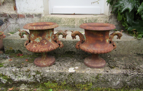 Pair of basins