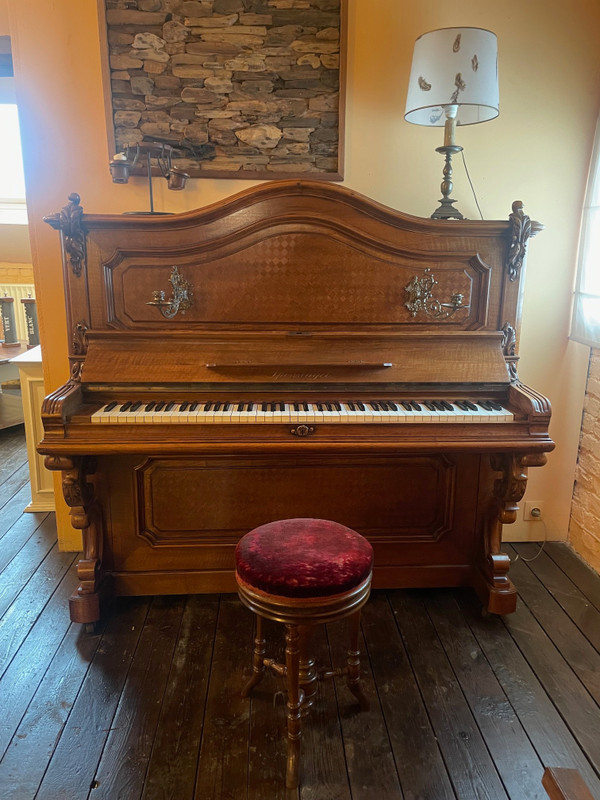 Piano Sponnagel Circa 1900 Avec Son Siège