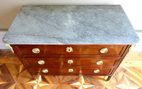 Commode Louis XVI Directoire acajou moucheté, marbre Turquin - époque XVIIIe siècle 113cm x 89,5cm