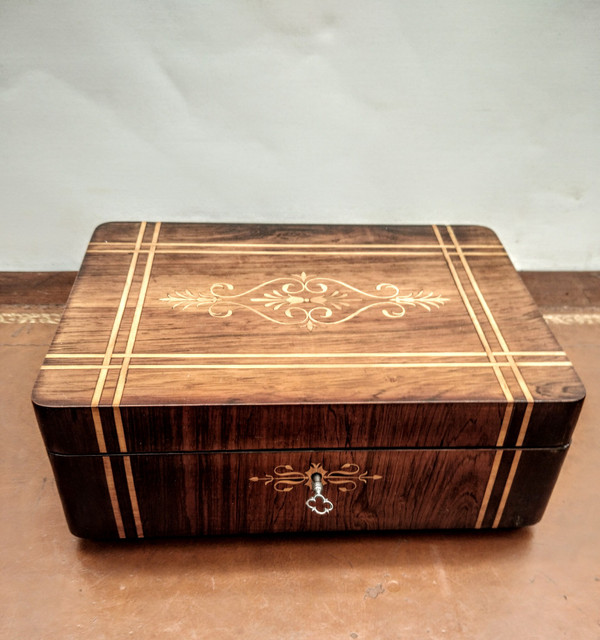Inlaid box