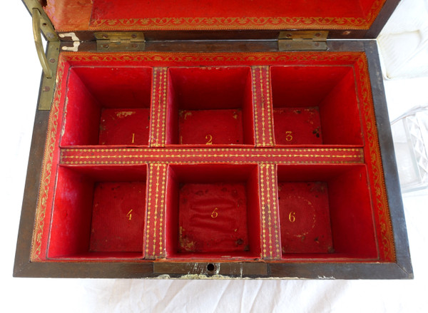 Mobile da liquore Impero di restauro in radica e cristallo Le Creusot, interno in marocchino rosso