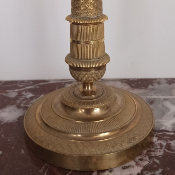 Frankreich, Restaurationszeit - großer Kerzenhalter, Flambeau à l'ormoulu