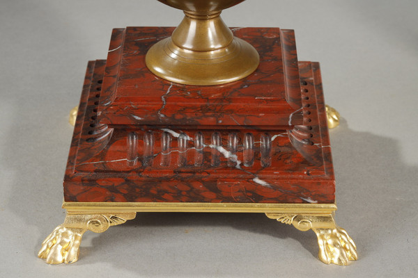 PAIR OF CANDELABRAS IN GILDED BRONZE
