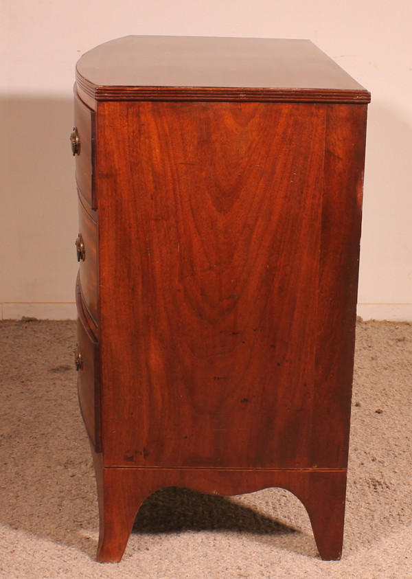 Petite Commode Bombée En Acajou époque Regency Circa 1800