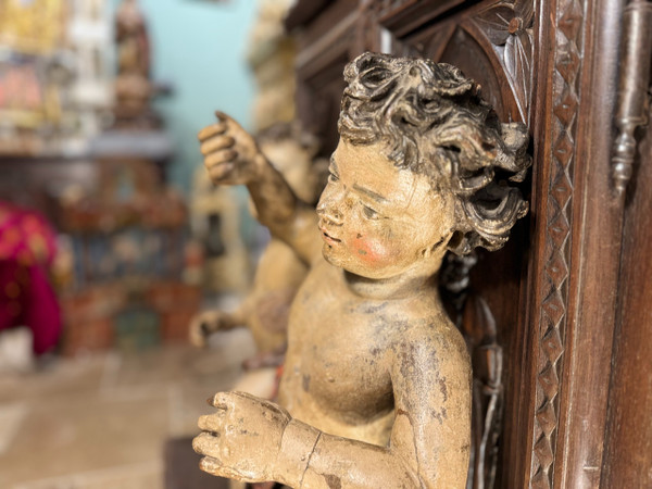 Large Pair Of Angels - 17th century