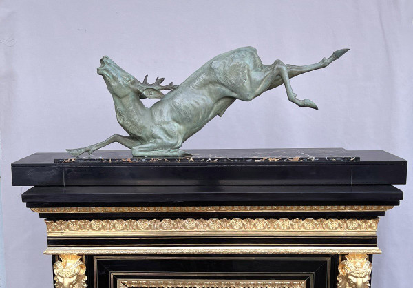 Grande cervo in bronzo antico firmato Hugonnet