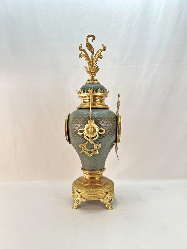 Large Art Nouveau gilt bronze "vase" clock 66 cm