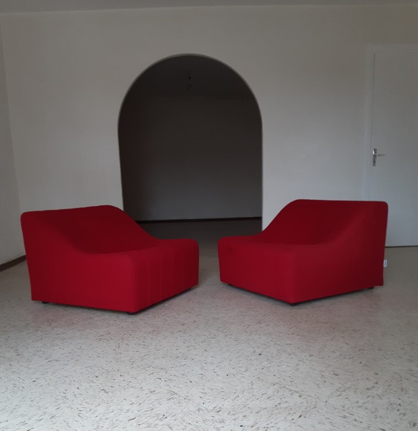 Pair of Chromatic model low chairs by Kwok Hoi Chan, for Steiner in unique pieces