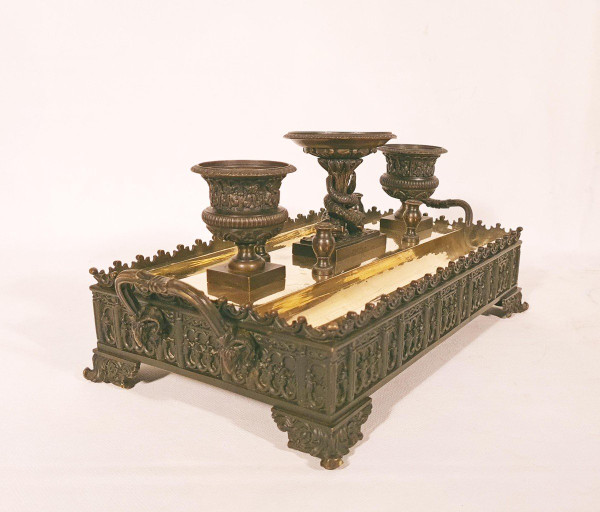 Important Writing Case Inkwell with Dolphins" In Bronze Restoration Period