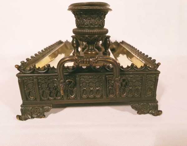 Important Writing Case Inkwell with Dolphins" In Bronze Restoration Period
