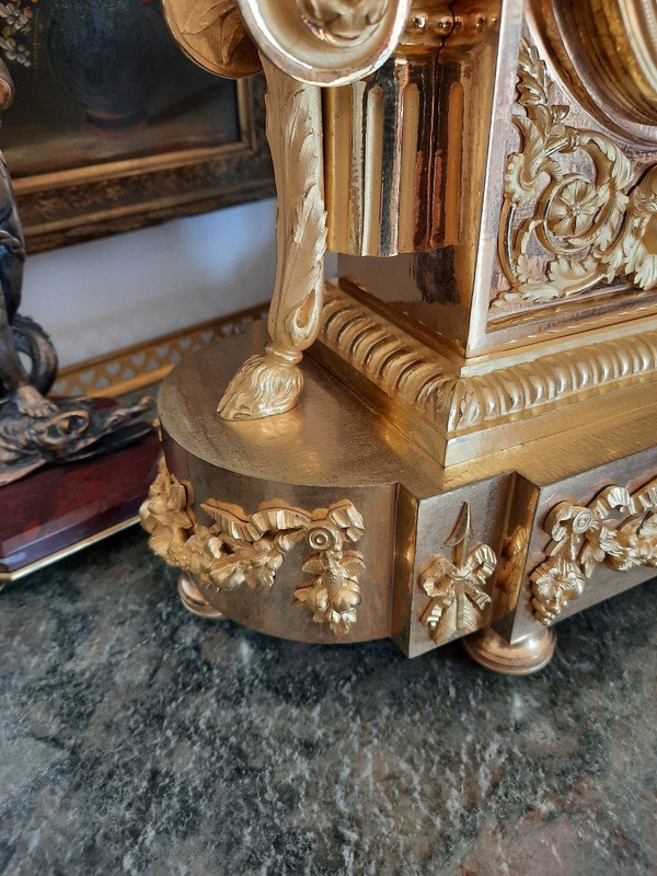 Pendule En Bronze XIXe Ciselé Et Doré Au Mercure