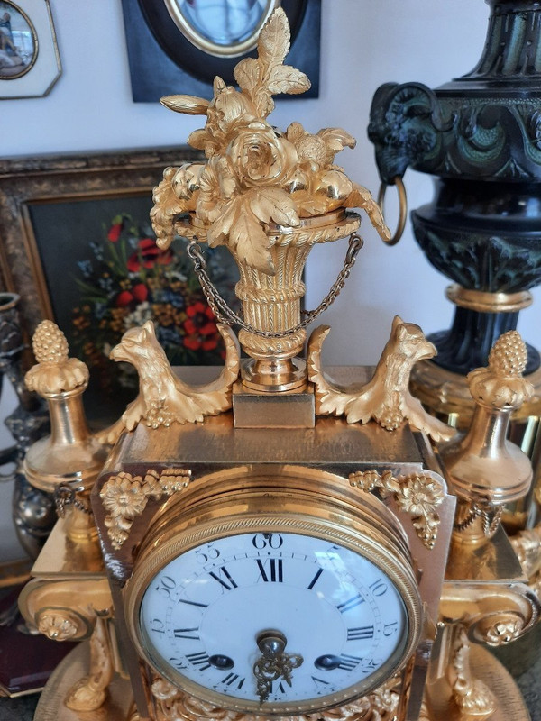Pendule En Bronze XIXe Ciselé Et Doré Au Mercure