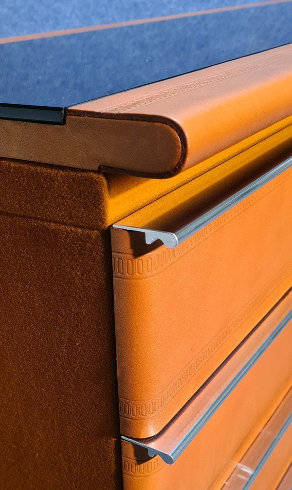 Commode Gainée De Cuir à Plateau En Opaline 70's