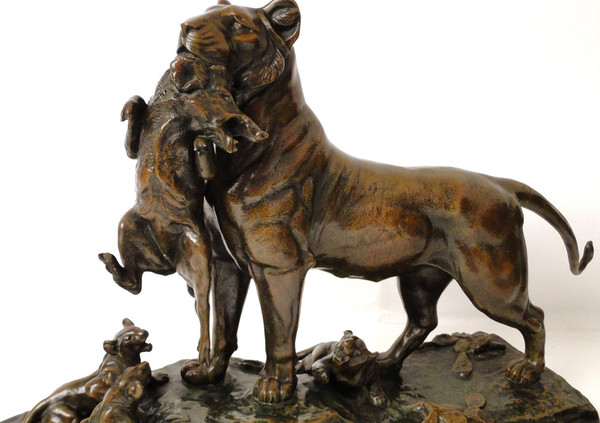 Auguste Cain Scultura in bronzo Leonessa e cuccioli Susse Frères Parigi XIX secolo