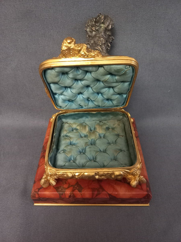 P Lecourtier Schmuckkästchen aus Silberbronze und vergoldeter Bronze