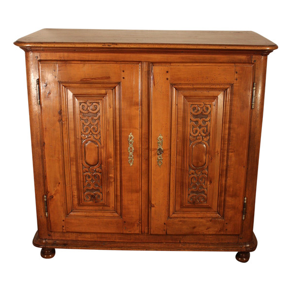 Small 18th century walnut sideboard