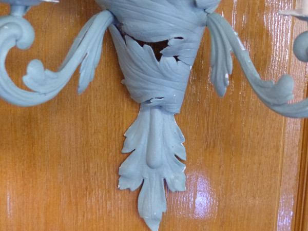 Cornet-shaped wall light in wrought iron with patinated foliage, 1930s period