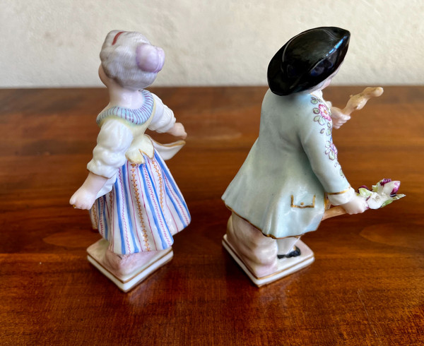 Statuettes en porcelaine de Saxe décorée main,  sans défauts, 