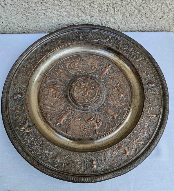 Briot François (1550-1616) tray, original in the Louvre