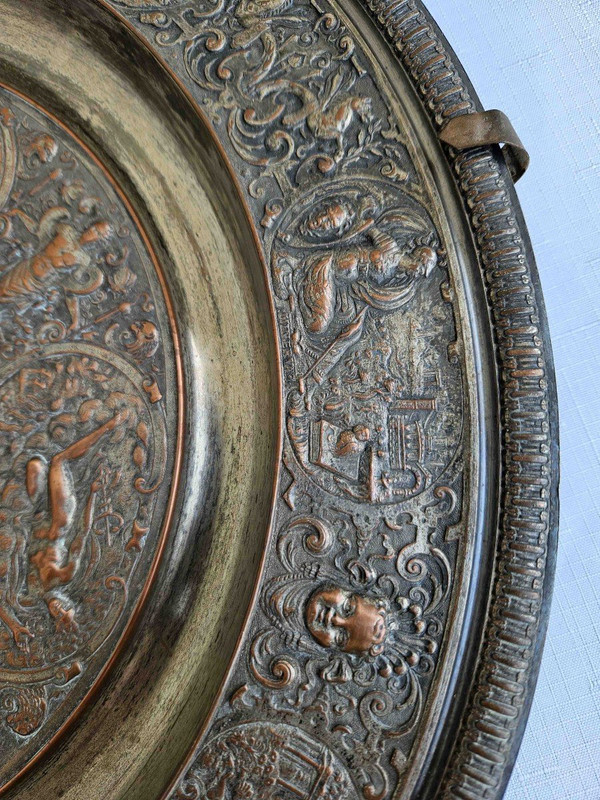 Briot François (1550-1616) tray, original in the Louvre