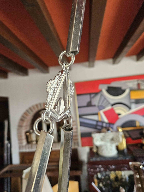 Lampadario Art Déco di grandi dimensioni a 7 luci in metallo cromato e vetro satinato