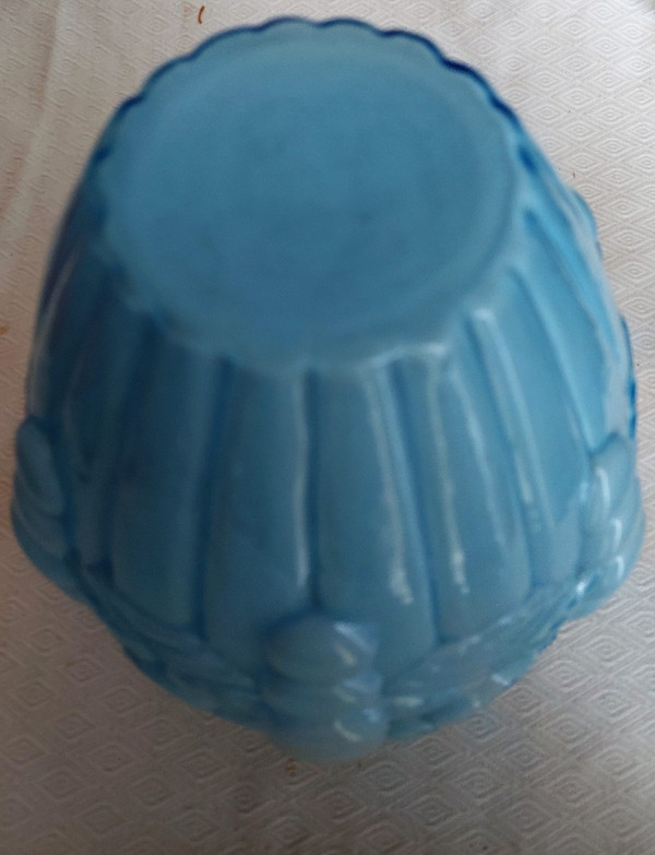 Vase en opaline bleu art déco 20ème