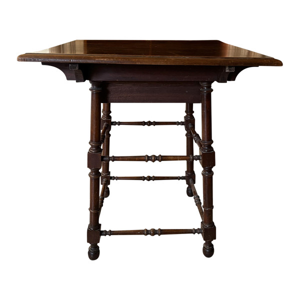 Table en noyer massif, dite "de changeur"
