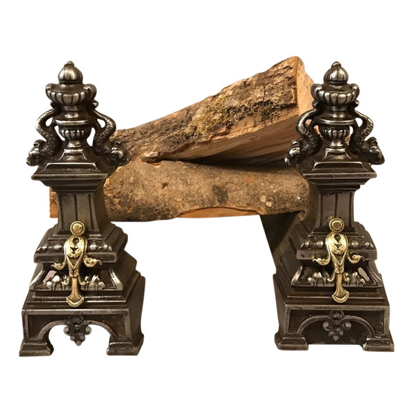 Beaux chenets anciens en fonte et bronze d'époque 19 ème 