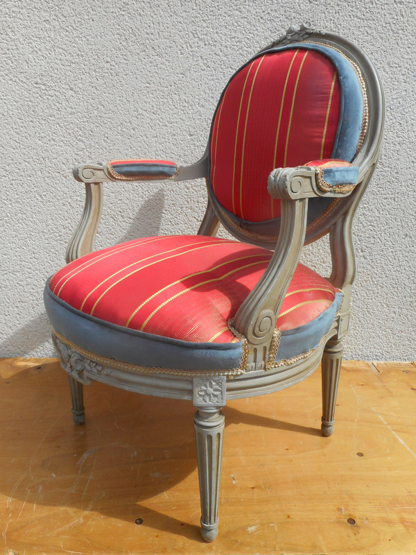 Ensemble De Salon Louis XVI En Bois Laqué