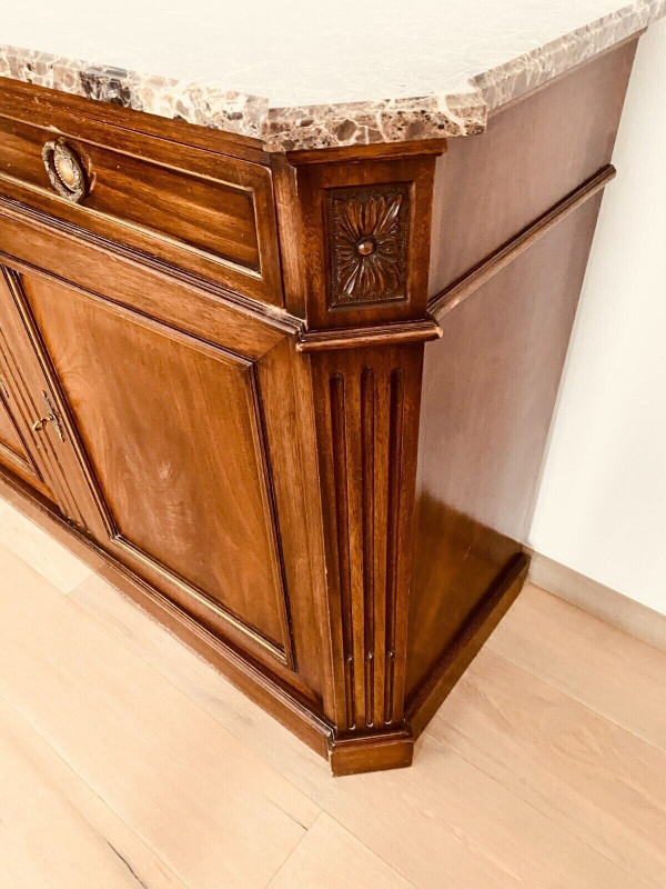 Credenza in stile Directory in mogano e impiallacciatura del XIX secolo