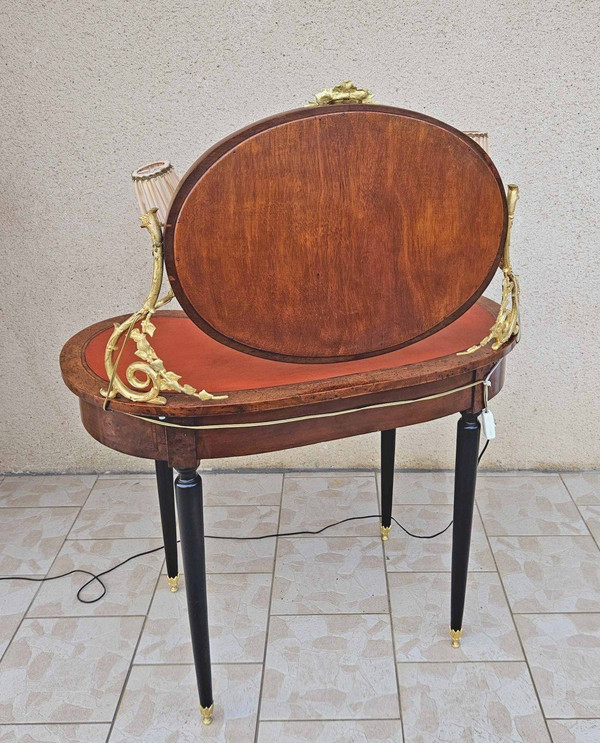 Tavolino da toilette con 2 bracci intarsiati e dorati in bronzo chiaro