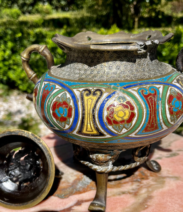 Brûle parfum chinois en émail cloisonné sur cuivre et bronze. XIXème siècle.