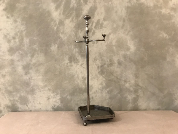 Antique fireplace set in polished and varnished iron from the 19th century 