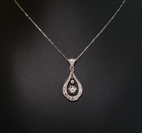 Art Deco Pendant with Diamonds, Platinum and Platinum Chain.