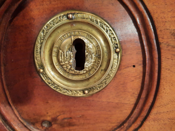 Commode provençale en noyer d’époque XVIIIème siècle.