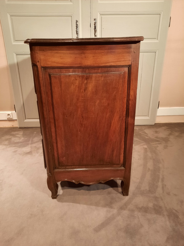 Commode provençale en noyer d’époque XVIIIème siècle.