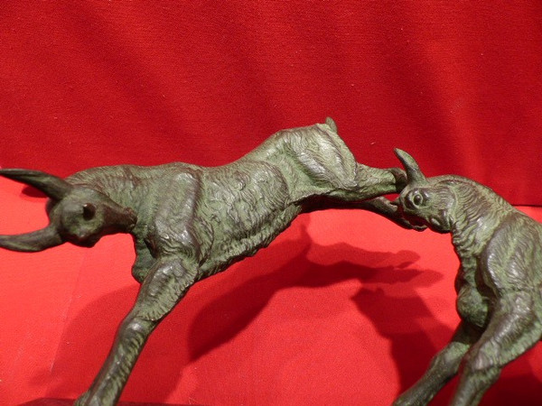 Groupe de 3 chèvres qui font la cabriole époque art déco en bronze signé "leducq"