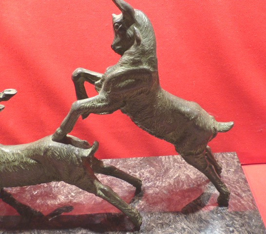 Groupe de 3 chèvres qui font la cabriole époque art déco en bronze signé "leducq"