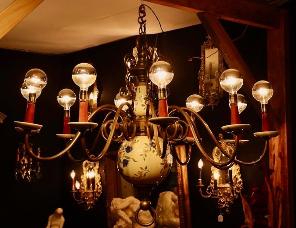 Importante lampadario olandese in bronzo a 10 bracci di luce