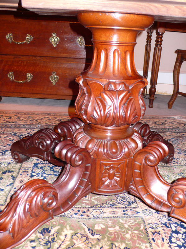 Mahogany pedestal table with violin top from the Napoleon III period.