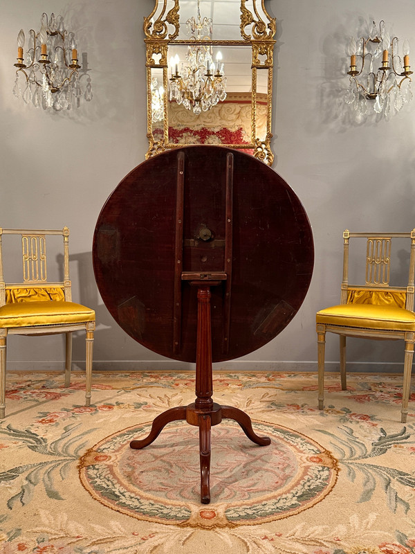 Gueridon Basculant En Acajou d'Epoque Louis XVI Vers 1780