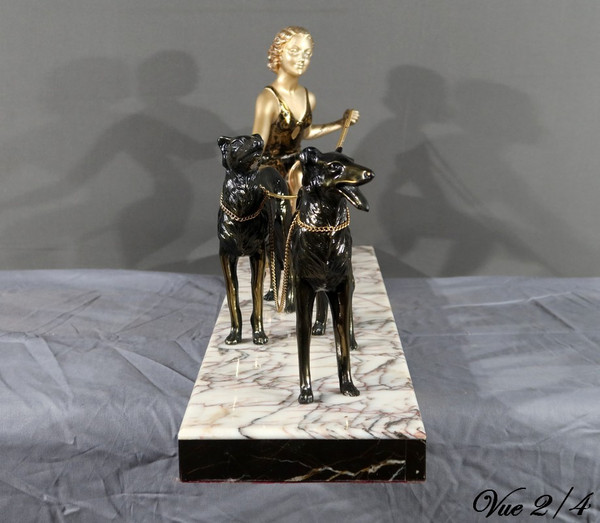 Donna con levrieri in metallo patinato, Art Déco - 1930