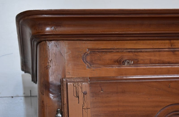 Kleiner Kleiderschrank aus Kirschholz, Region Angers, Stil Louis XV – 19. Jahrhundert