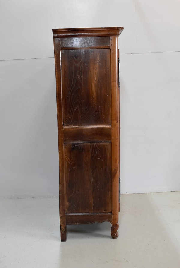 Kleiner Kleiderschrank aus Kirschholz, Region Angers, Stil Louis XV – 19. Jahrhundert