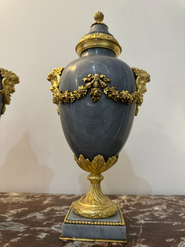 COPPIA DI CASSOLETTE CON TESTA DI FAUNO IN STILE LUIGI XVI