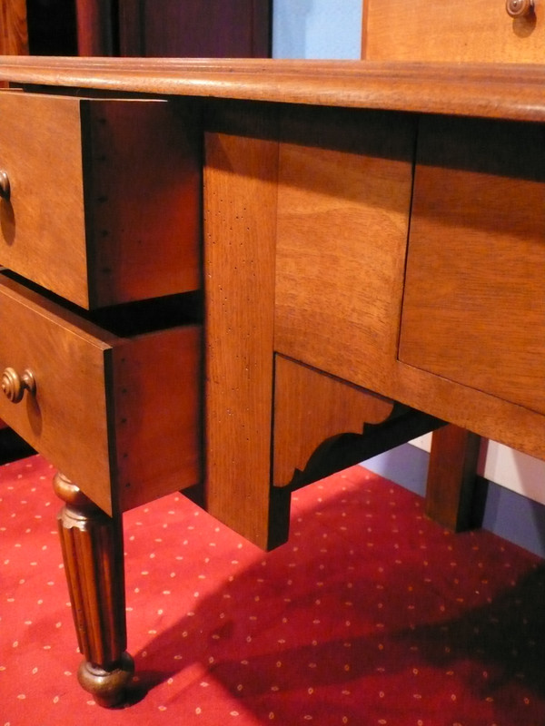 Bureau à gradin en noyer d’époque Louis-Philippe